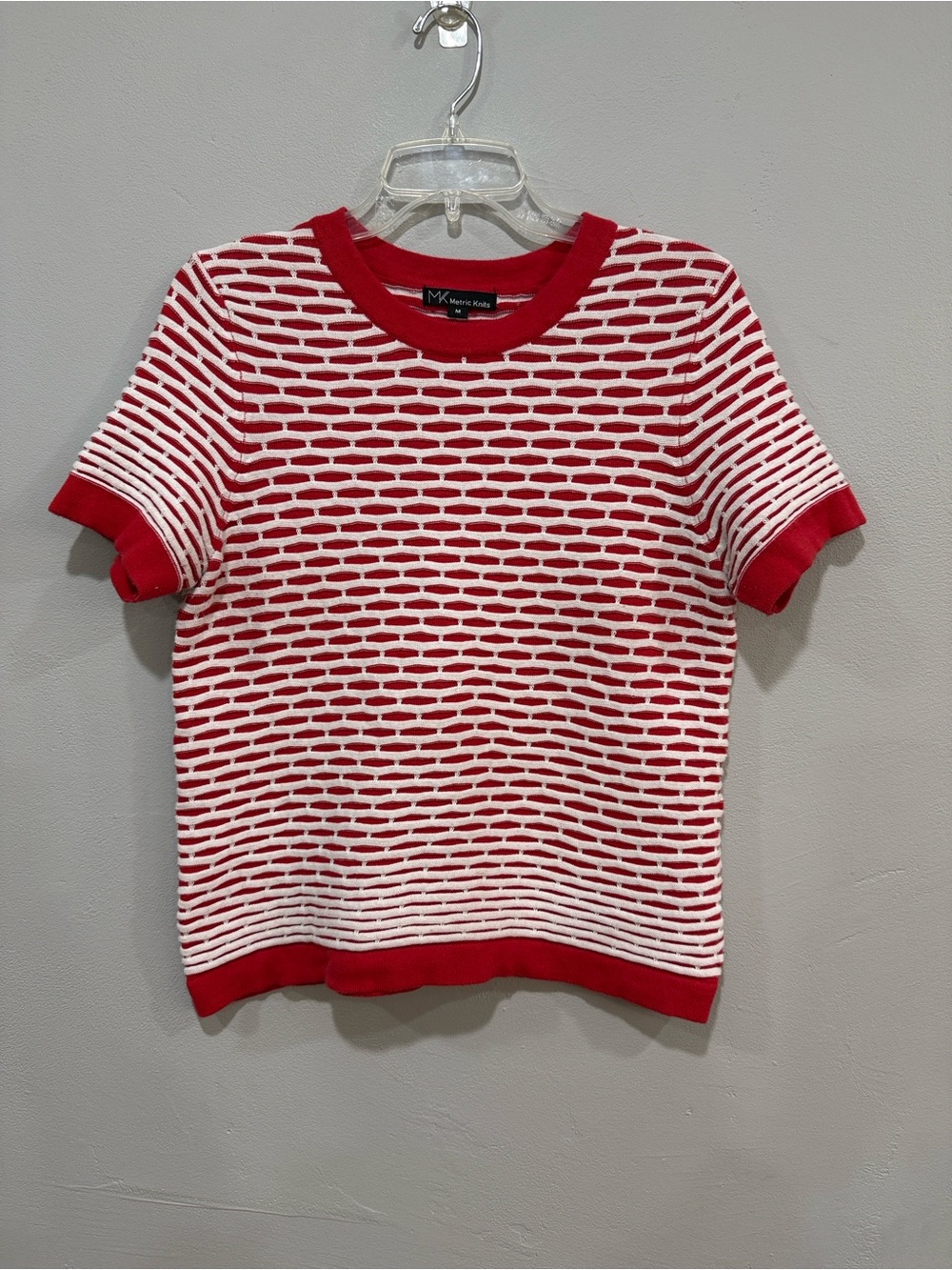 Metric Knits Red and White Striped Knit Top Size medium 100% cotton